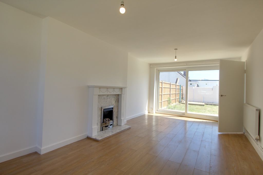 Property photo 3 of 10 Sitting Room