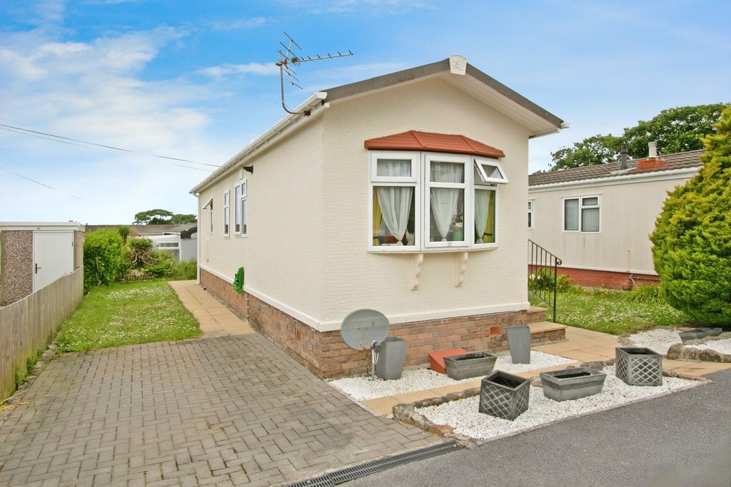 Property photo 1 of 17 Photo