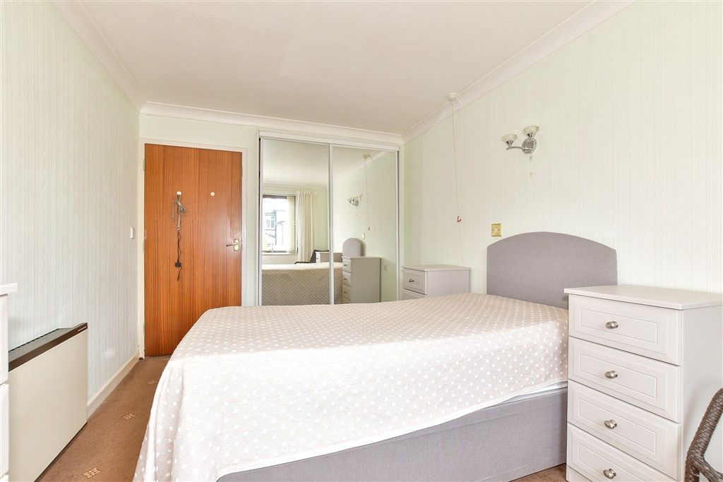Property photo 1 of 8 Bedroom