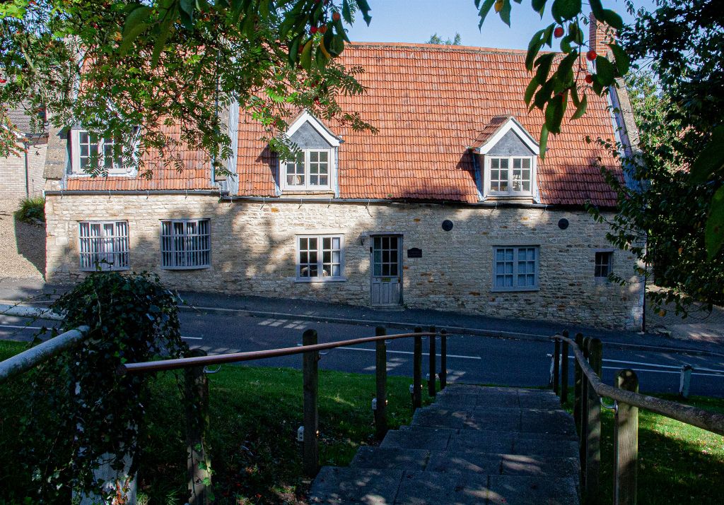 Property photo 1 of 25