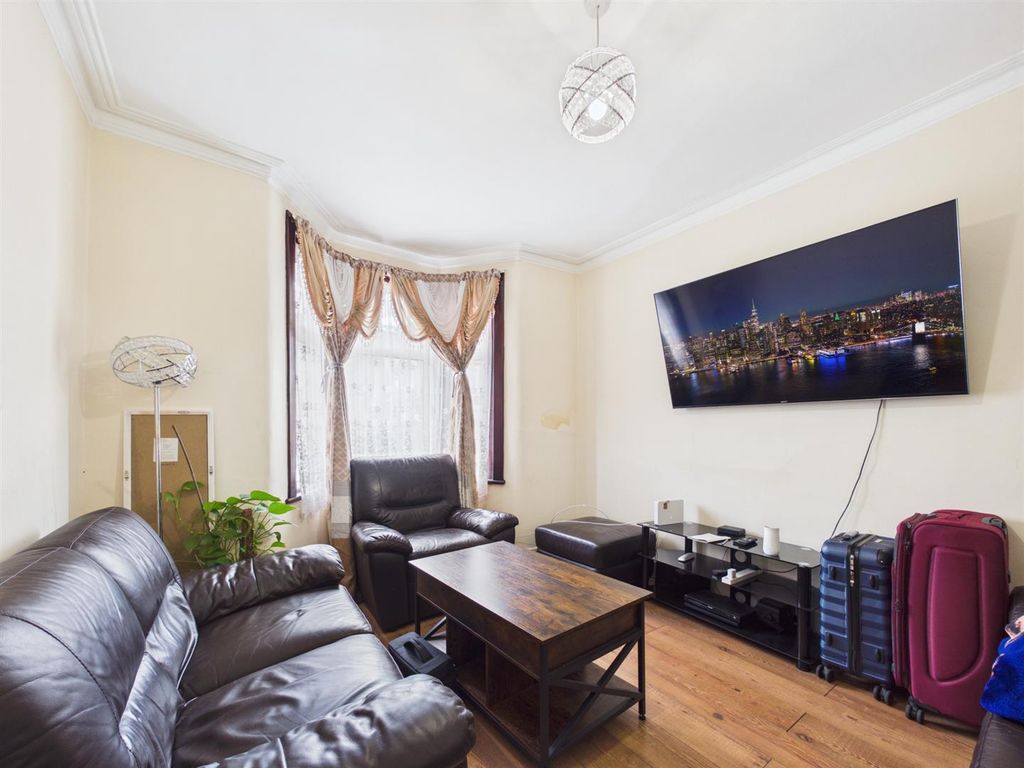 Property photo 3 of 12 Cam01358G0-Pr0260-Still002.Jpg