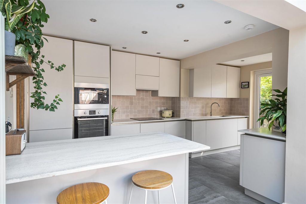 Property photo 3 of 19 Kitchen.Jpg