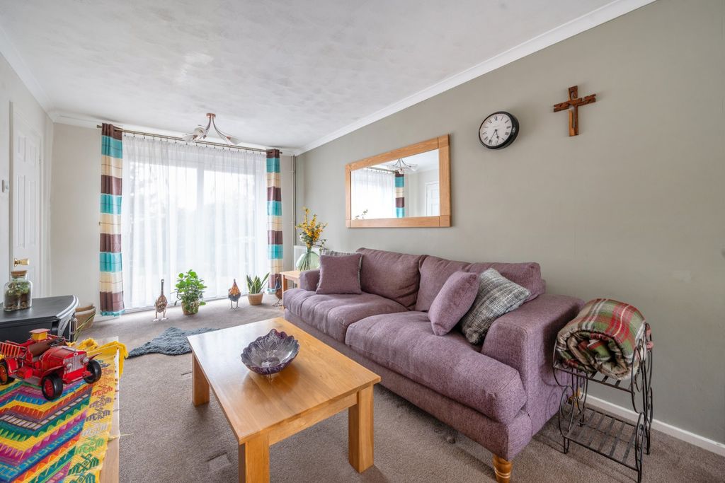 Property photo 2 of 12 Living Room