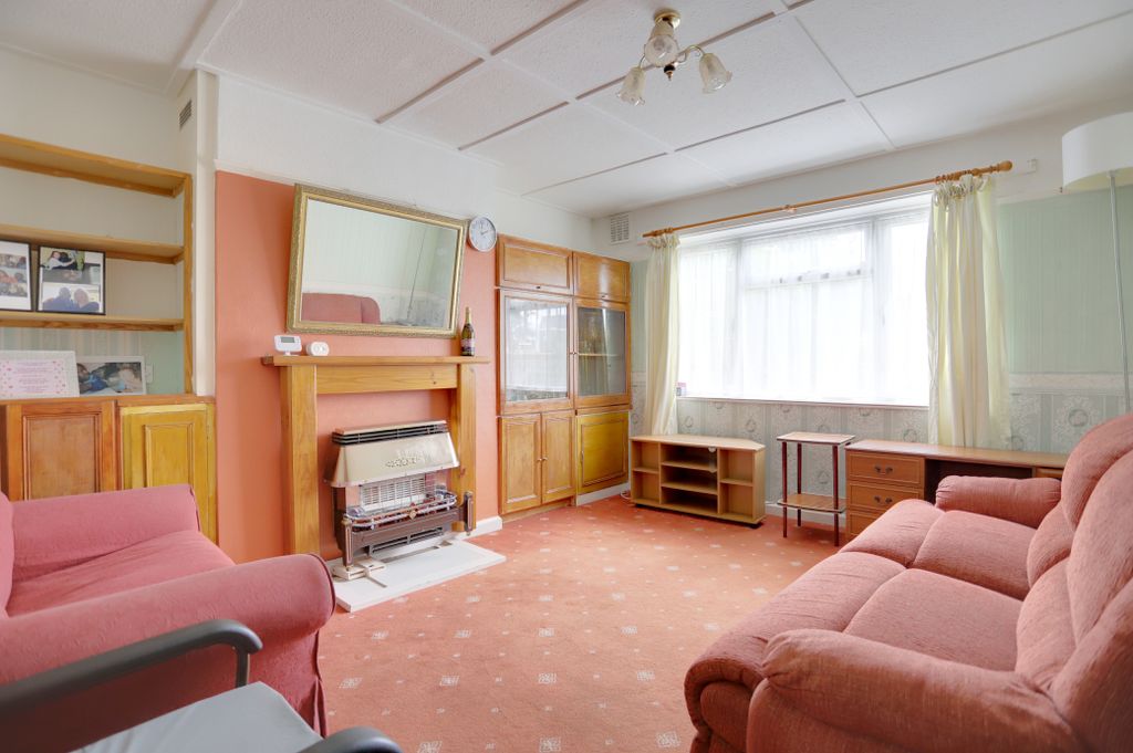 Property photo 2 of 9 4