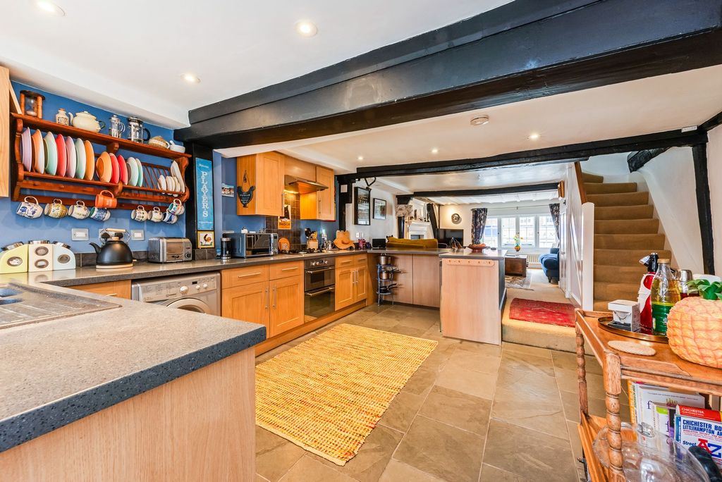 Property photo 2 of 20