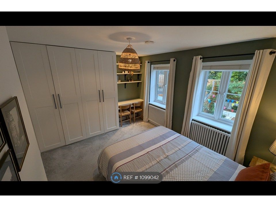 Property photo 3 of 10 Bedroom 1