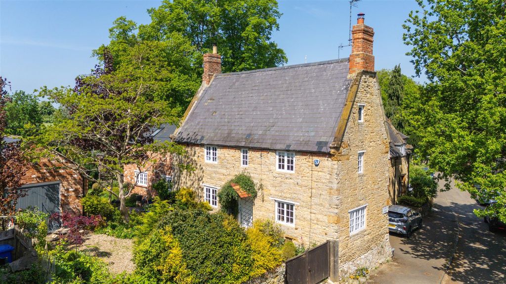 Property photo 1 of 37