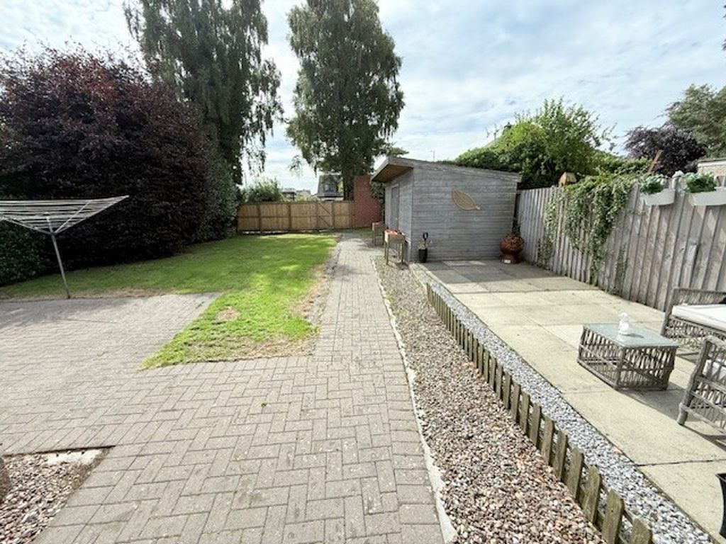 Property photo 2 of 21