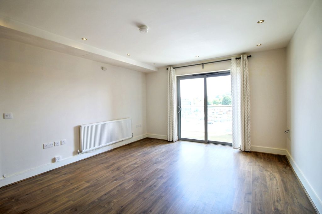 Property photo 3 of 8