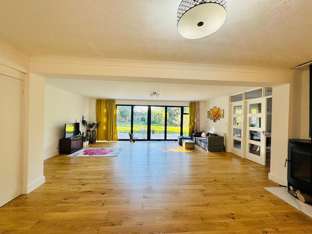 Property photo 1 of 25