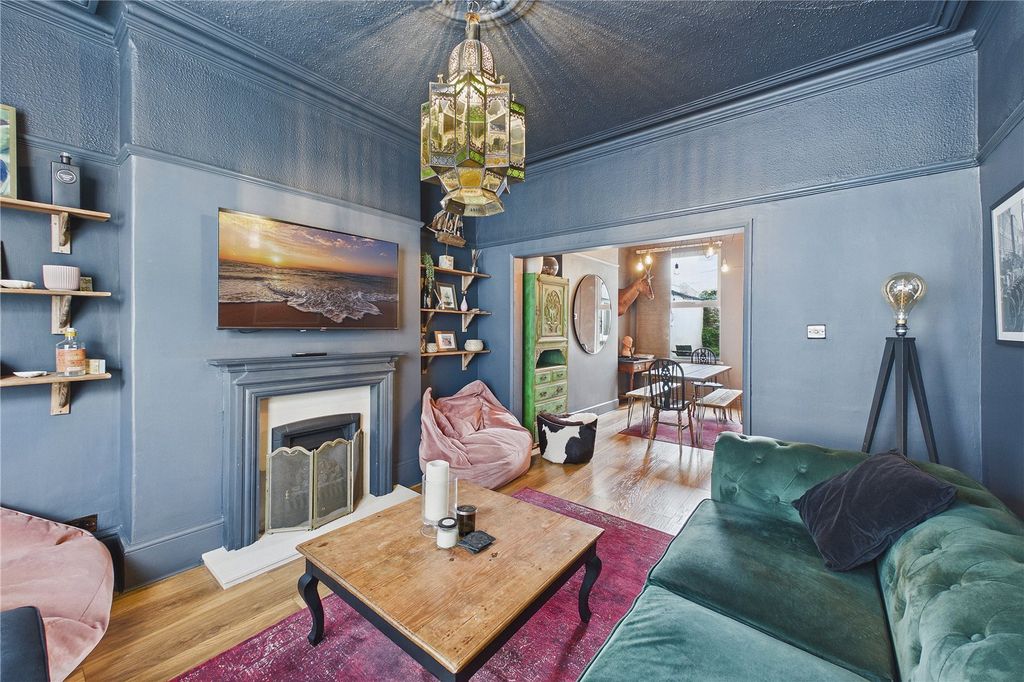 Property photo 2 of 19 Picture No. 33