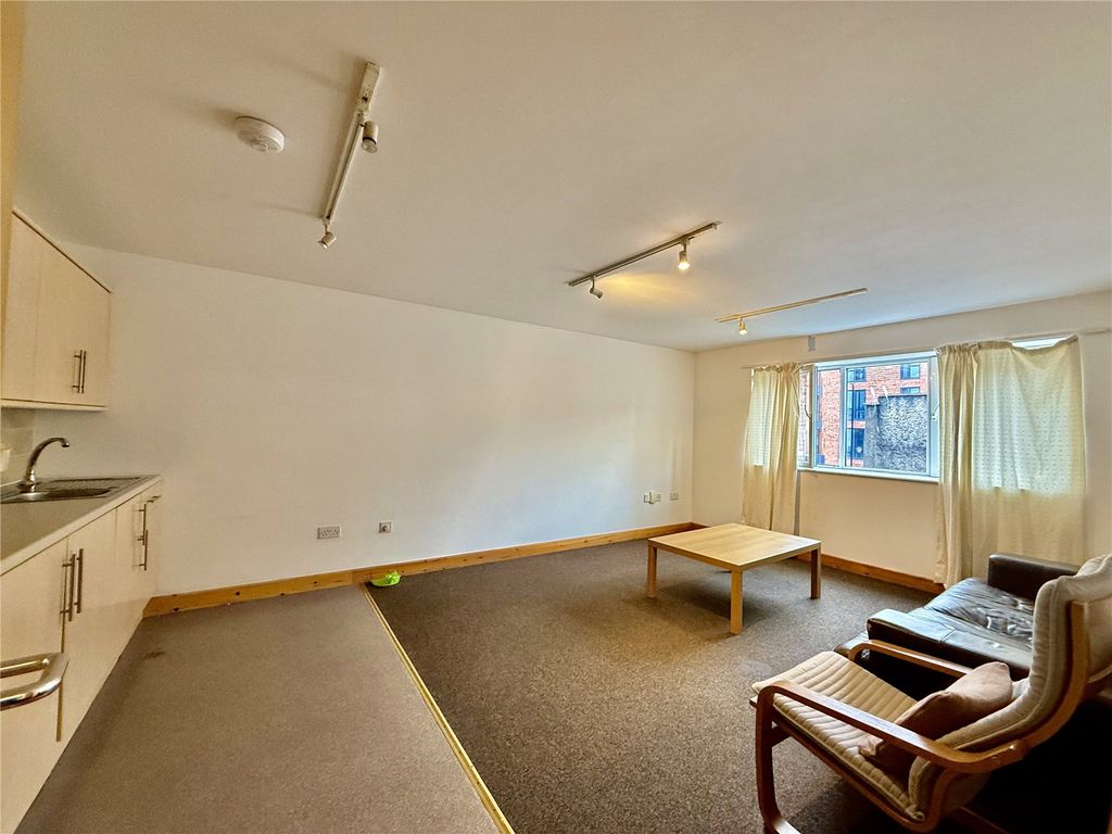 Property photo 2 of 10 Picture No. 01