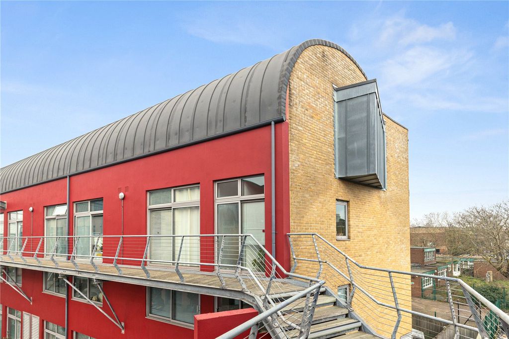 Property photo 3 of 16 Picture No. 25