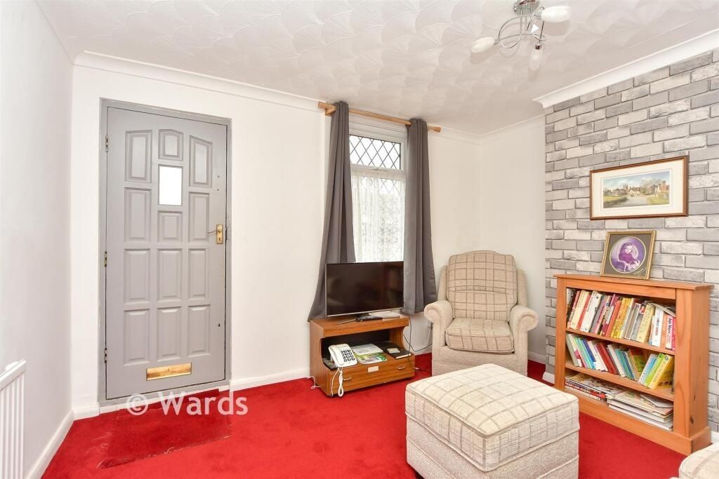 Property photo 3 of 10 Theodore Lounge