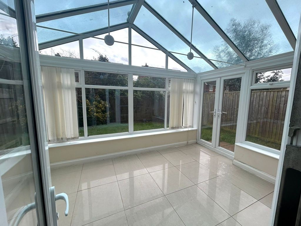 Property photo 1 of 9 Conservatory