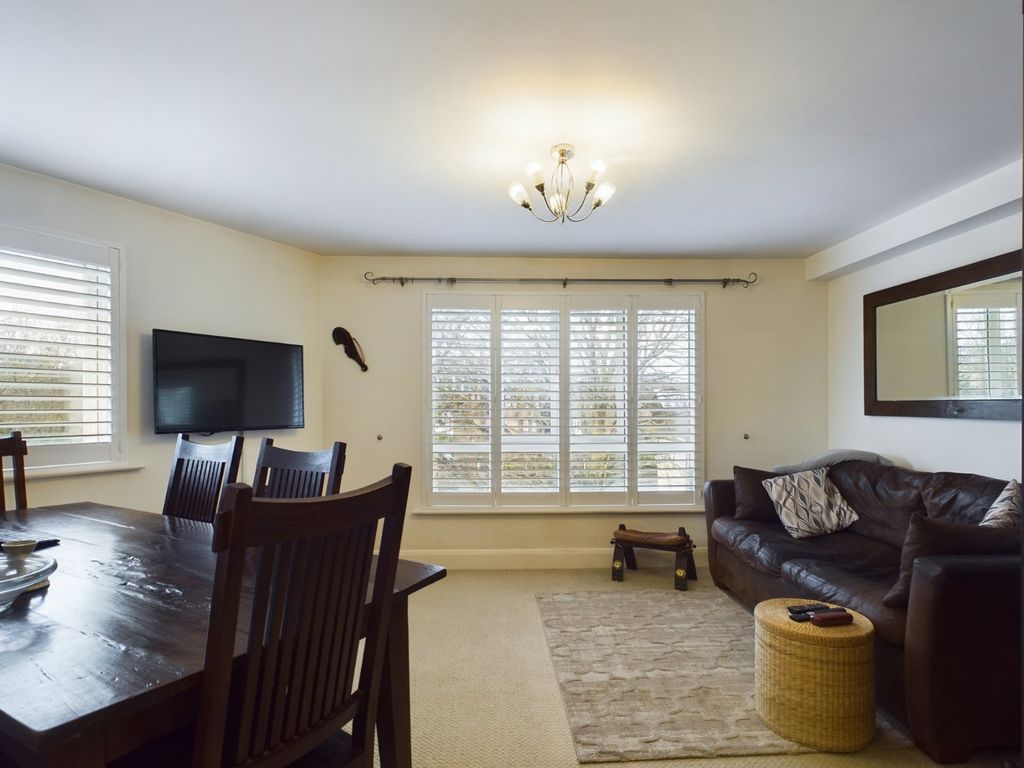 Property photo 2 of 8 Picture No. 11