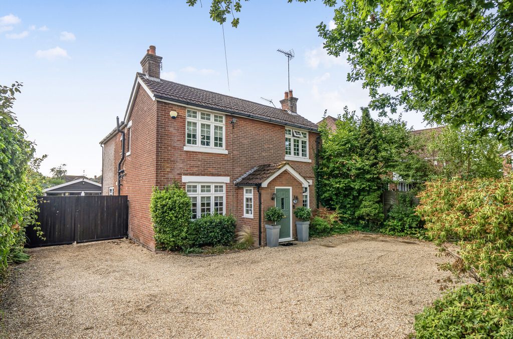 Property photo 1 of 14 1510946-1-6A85E81...