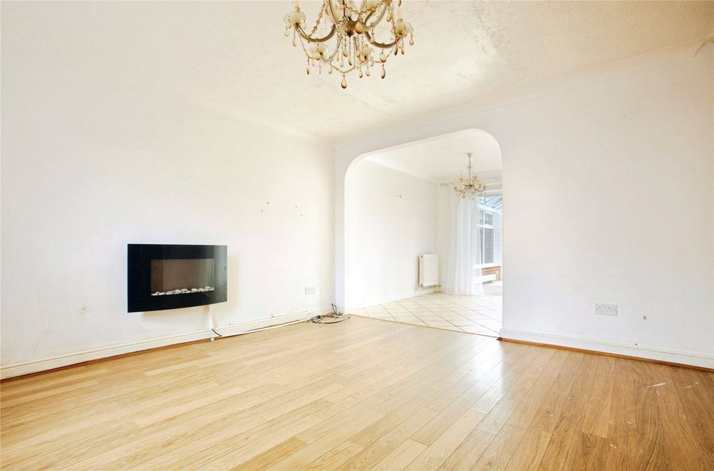 Property photo 2 of 19 Picture No. 36
