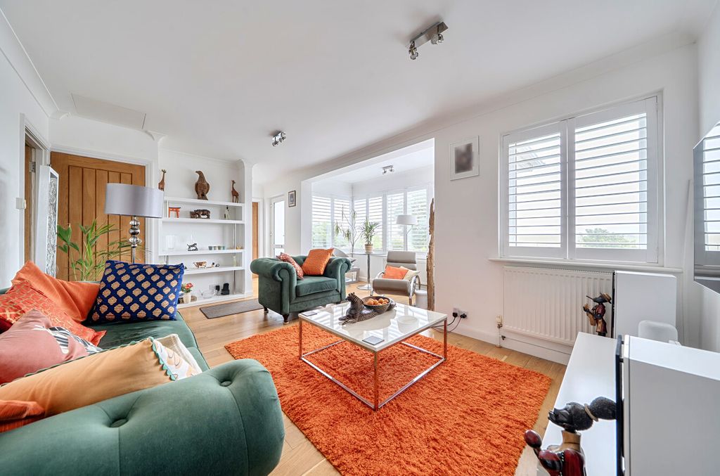 Property photo 2 of 16 1471436-6-6A2Ac93...