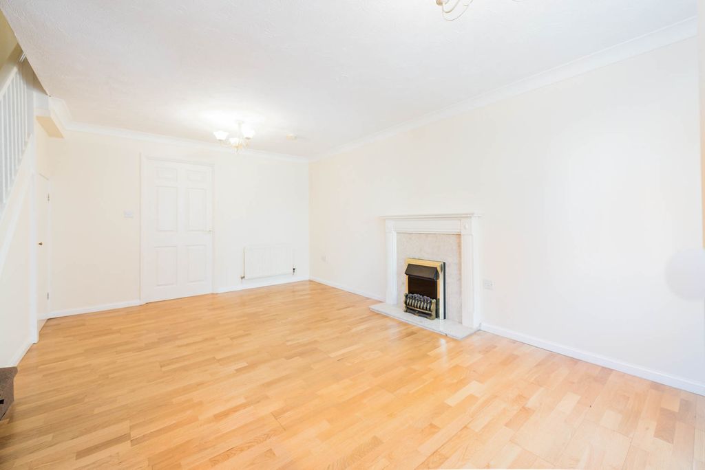 Property photo 2 of 9 Lounge