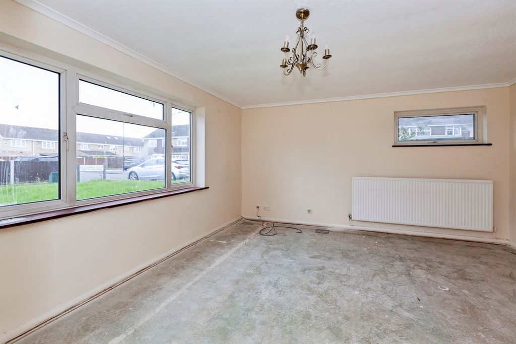 Property photo 2 of 13