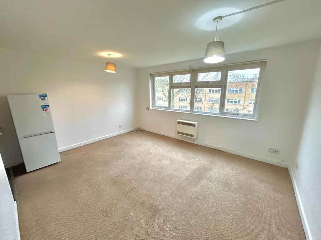 Apartment in Milton Keynes MK9, Central Milton Keynes - More
