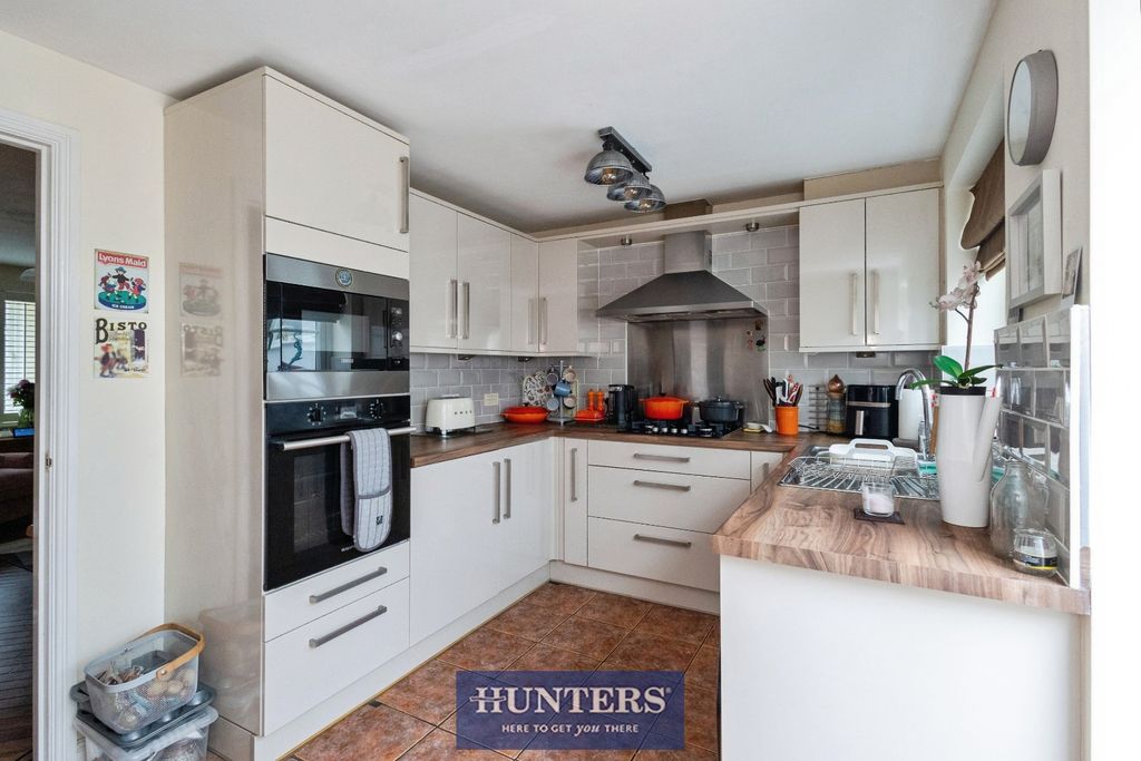 Property photo 3 of 31 Pbox-Img.Jpg