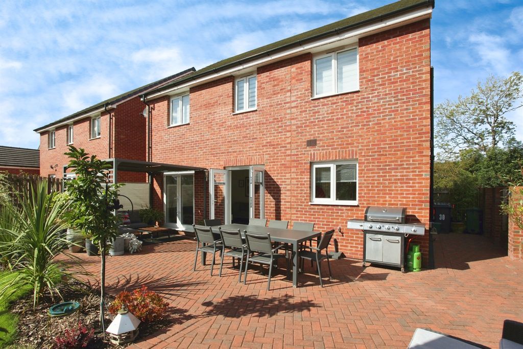 Property photo 3 of 34