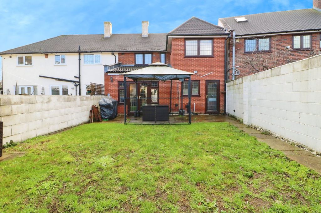 Property photo 3 of 33 Picture No. 23