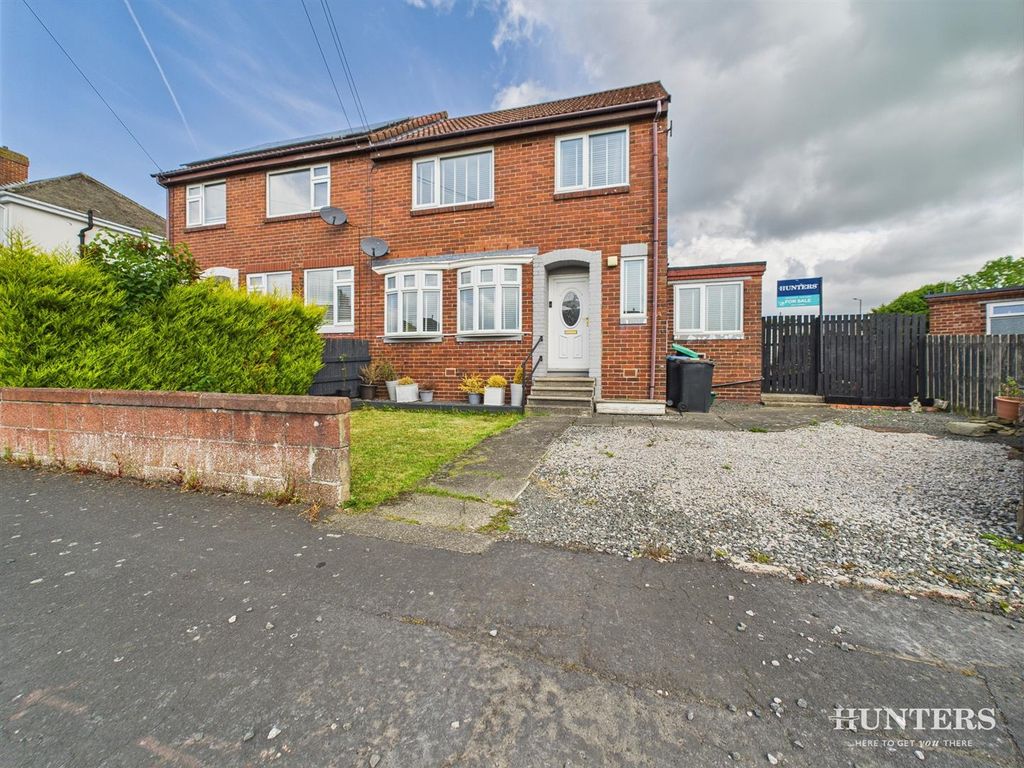 Property photo 1 of 28 Cam03792G0-Pr0267-Still028.Jpg