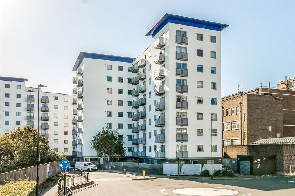 Property photo 2 of 9