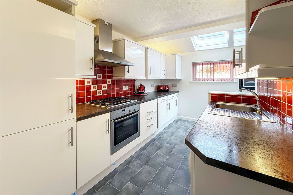 Property photo 3 of 21 Picture No. 13