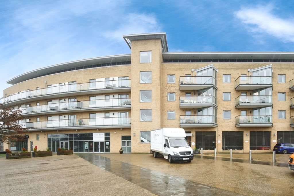 Property photo 1 of 20