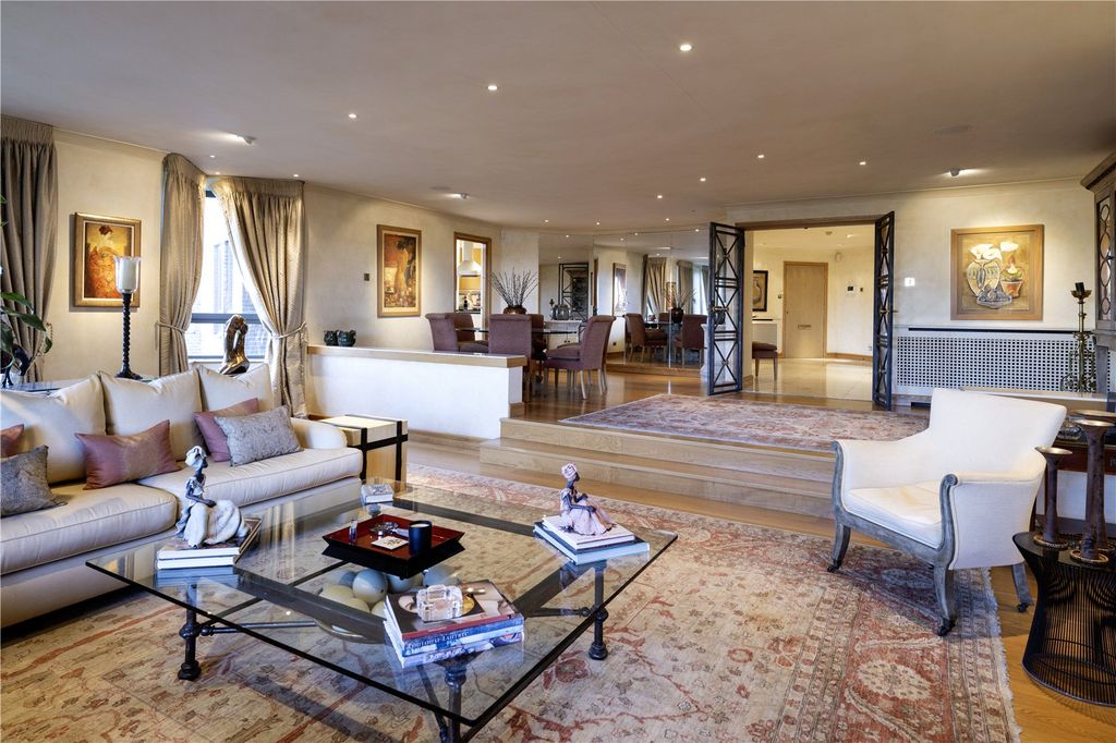 Property photo 2 of 20 Reception Room