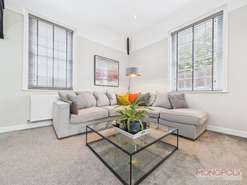 Property photo 3 of 30 Cam01943G0-Pr0539-Still016.Jpg