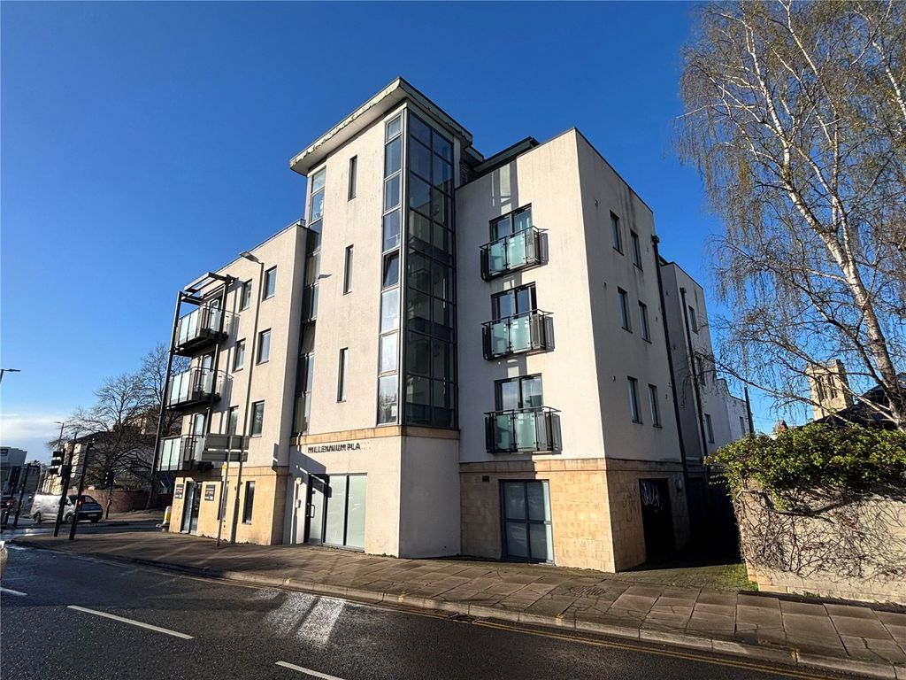 Property photo 1 of 2 Picture No. 08