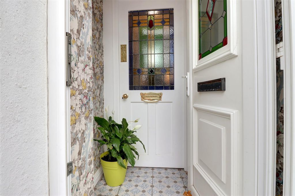 Property photo 3 of 22 Entrance Porch