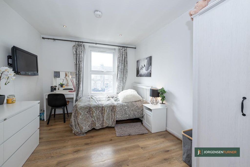 Property photo 1 of 8 Uxbridge Road 1@288-003 Lr - Jt.Jpg