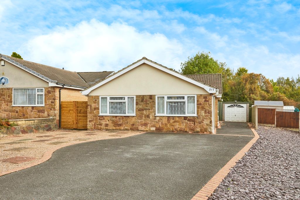 Property photo 1 of 17 Front