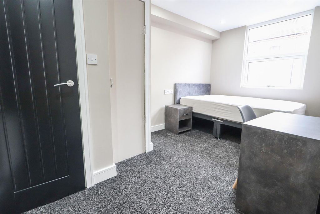 Property photo 1 of 8 King Richard-6.Jpg