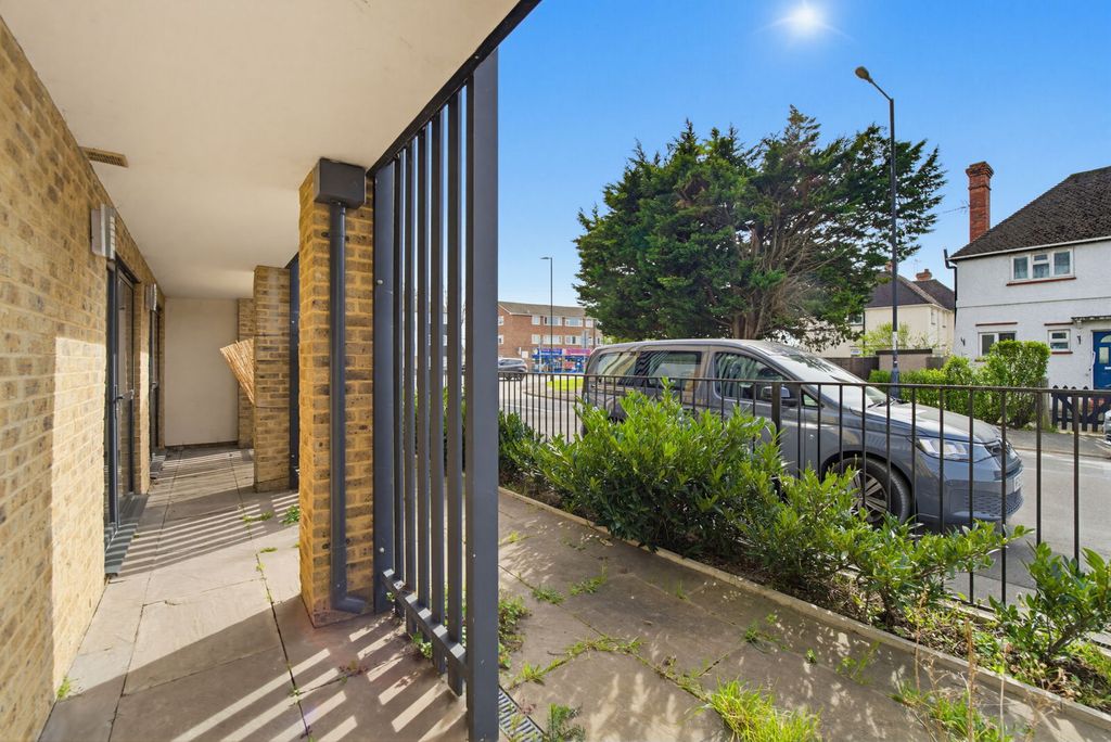 Property photo 2 of 11