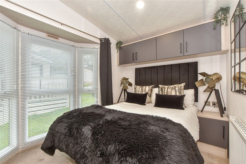 Property photo 3 of 8 Bedroom 1