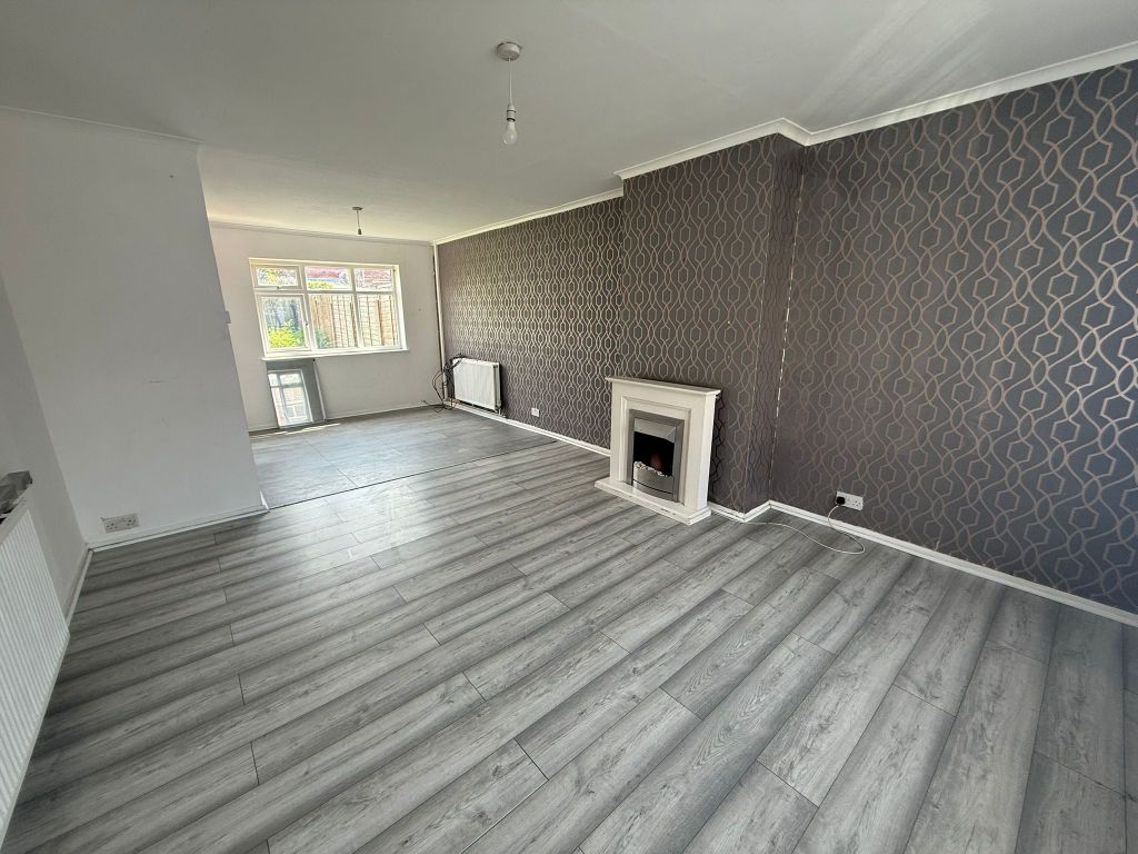 Property photo 2 of 7 Living Room