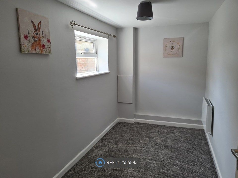 Property photo 3 of 8 Bedroom 2