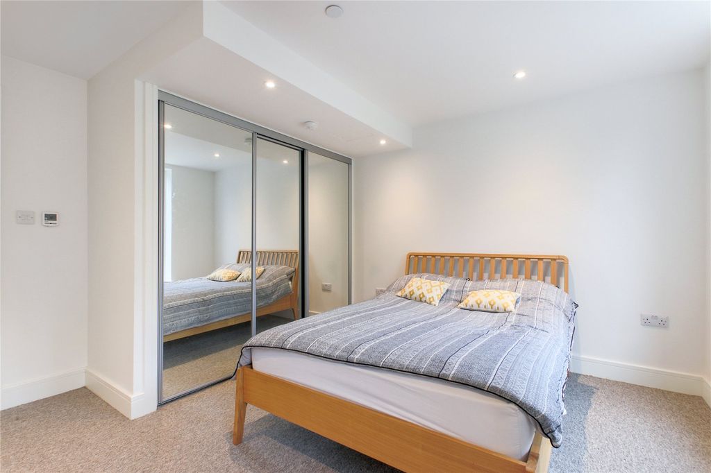 Property photo 3 of 12 Bedroom