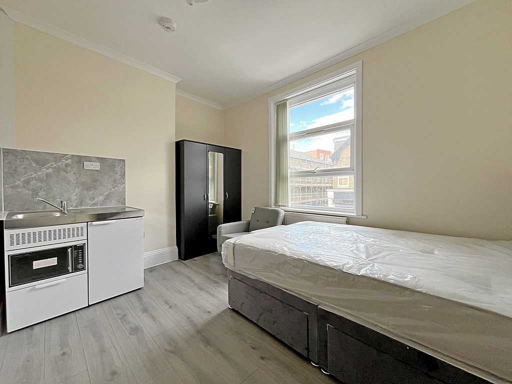 Property photo 1 of 8 Room 4 Bell Road