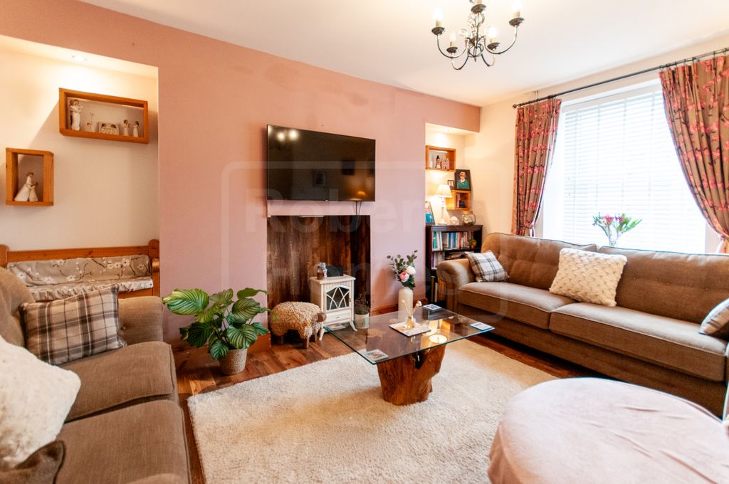 Property photo 2 of 30 Lounge