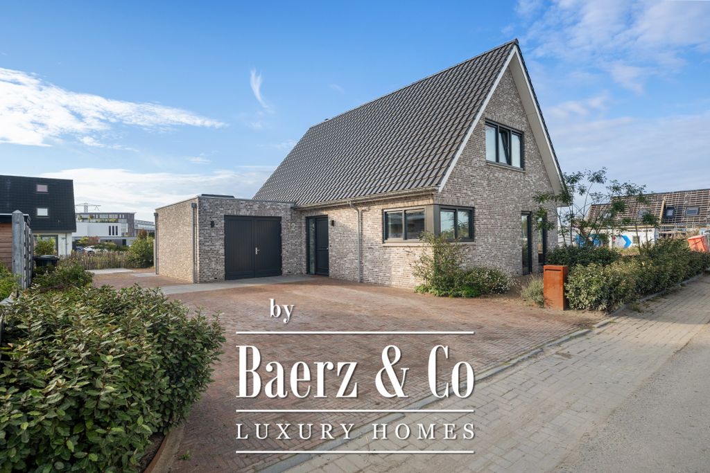 Property photo 1 of 39