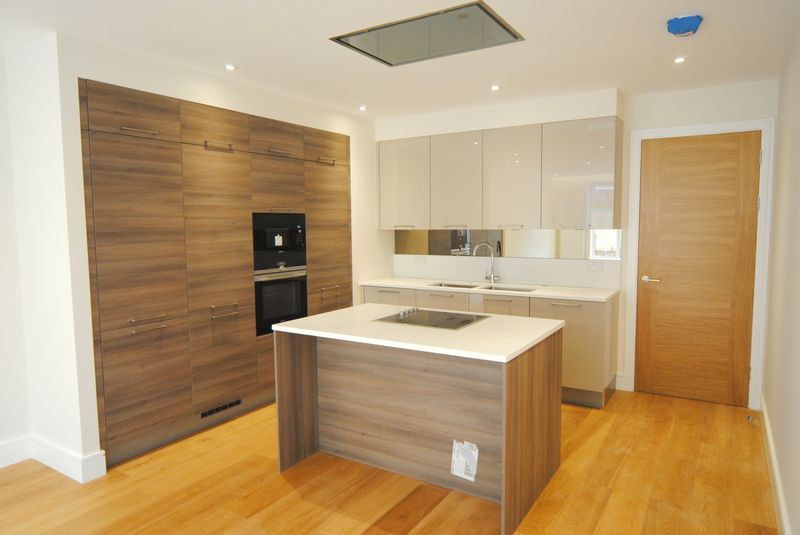 Property photo 1 of 6 Photo 4