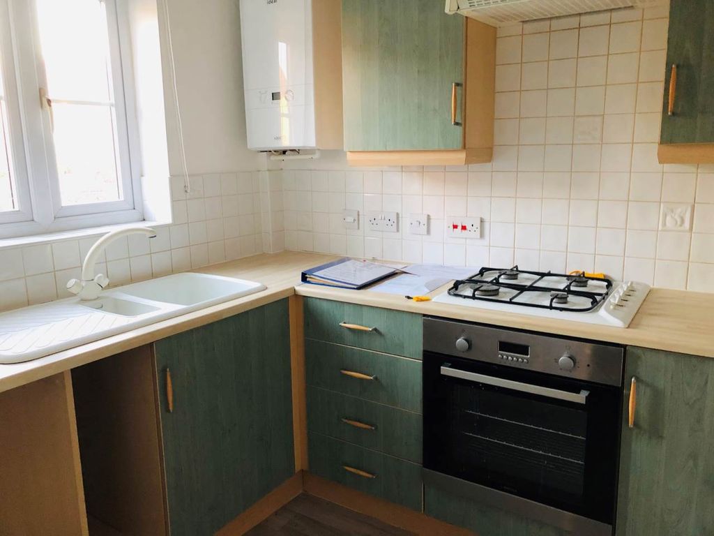 Property photo 3 of 10 Kitchen Normal